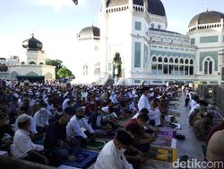 Jadwal Salat Id di Masjid Raya Medan Besok, Serta Nama Imam dan Khatib