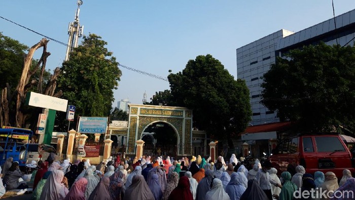 Suasana salat Id di Masjid Sunda Kelapa (Rakha/detikcom)