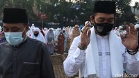 Diketahui, Kabupaten Bandung berada di zona kuning penyebaran COVID-19 sehingga Salat Idul Fitri dapat dilaksanakan di lapangan atau masjid dengan menerapkan protokol kesehatan.