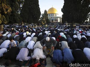 Nelangsa Warga Palestina Berlebaran Saat Israel Terus Beri Serangan