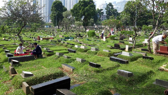 Ziarah Kubur Dilarang Saat Lebaran, TPU Karet Bivak Sepi (Foto: Rakha/detikcom)