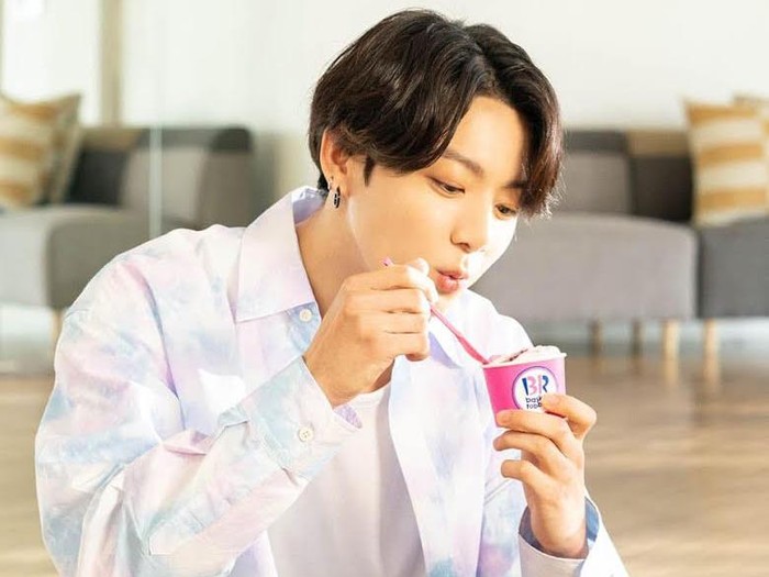 4 Momen Ketika Member BTS Rela Lakukan Apapun Demi Makanan 4 Momen Ketika Member BTS Rela Lakukan Apapun Demi Makanan