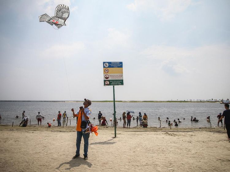 Ancol Ramai Didatangi Warga Jakarta di Hari Kedua Lebaran