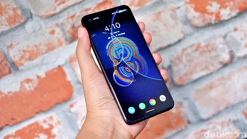 Asus Zenfone 8
