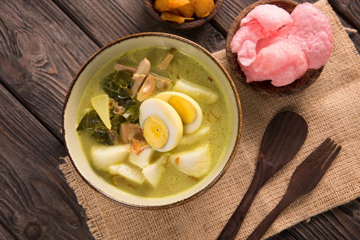 Cara Menghangatkan Opor Ayam dan Rendang Sisa Lebaran Agar Aman Dikonsumsi