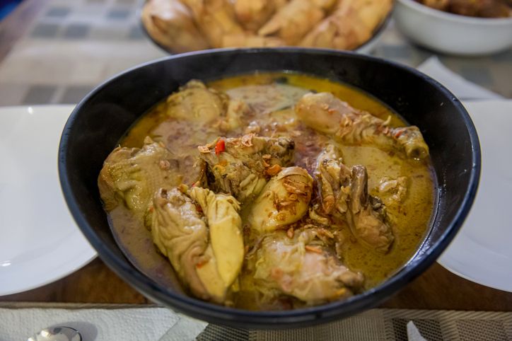 Cara Menghangatkan Opor Ayam dan Rendang Sisa Lebaran Agar Aman Dikonsumsi