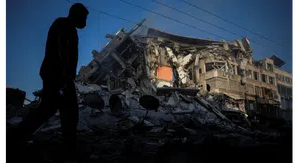 Foto Populer Sepekan: Gaza Digempur Israel-Lebaran Kedua di Masa Pandemi