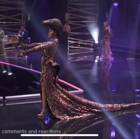 Ada pula yang berkomentar, Ya Allah merinding saya dan terharu melihat ayuma begitu berhasil membawakan costume comodo, penuh percaya diri dan tataannya luar biasa. Saya bangga sekali sama kamu ayuma. (Foto: Facebook/Miss Universe)