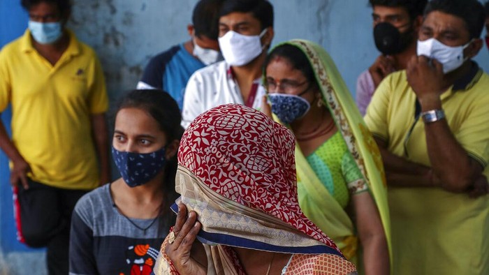 Jumlah kasus COVID-19 di India terus meroket hingga tembus angka 24 juta. Informasi yang salah mengenai virus Corona pun melonjak seiring dengan meningkatnya jumlah kematian akibat COVID-19