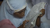 Sistem kerajaan berakhir saat pemerintahan Raja Isma’il Adi pada medio 1942-1962. “Dengan adanya pengakuan Lamahala sebagai bagian dari Negara Kesatuan Republik Indonesia (NKRI), selanjutnya kekuasaan raja hanya sebagai pemimpin adat dan untuk hukum perundang-undangan kami tunduk pada aturan yang berlaku di Indonesia,” kata raja ke-19 sang pemimpin Kerajaan Lamahala saat ini, Raja Haji Adnan Sangaji.  