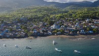 Berada di sisi selatan Pulau Adonara, Lamahala merupakan satu dari sedikit desa di Kabupaten Flores Timur, Nusa Tenggara Timur (NTT) yang memiliki penduduk seratus persen Muslim.  
