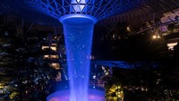 Peningkatan kasus tersebut dikarenakan tingginya aktivitas di berbagai tempat, termasuk bandara Changi. Bandara Changi ini juga merupakan klaster terbesar dengan 46 kasus positif COVID-19 sejauh ini. Foto: Getty Images/Ore Huiying