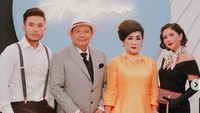Bahkan di momen ulang tahun Otto Hasibuan, Jessica Mila tampil berfoto bersama dengan orang tua dari pacarnya tersebut. (Foto: dok. Instagram @jscmila) 