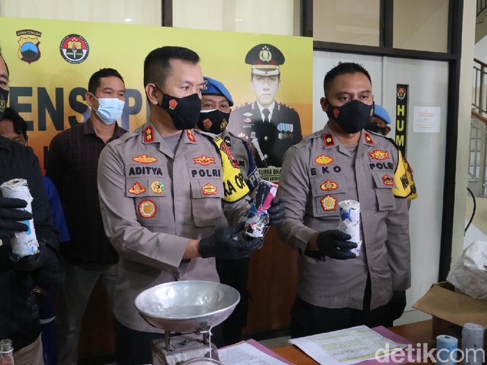 Jumpa pers kasus ledakan petasan yang tewaskan satu orang di Kudus, Jumat (14/5/2021).