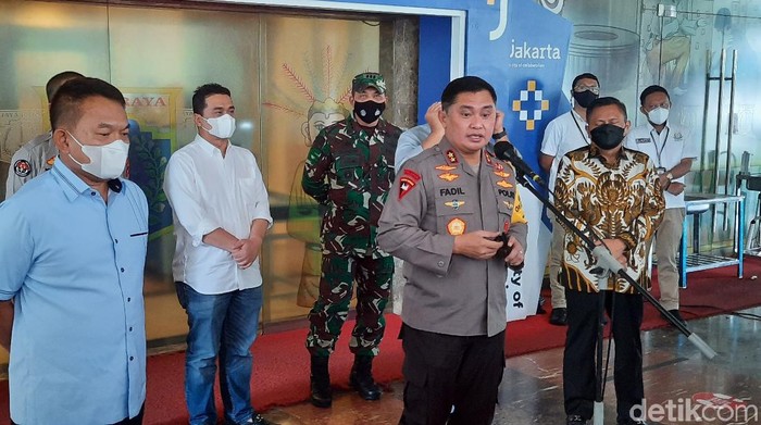 Kapolda Metro Jaya, Irjen Fadil Imran di Balai Kota DKI Jakarta (Yogi/detikcom)