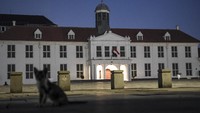 Pemerintah Provinsi DKI Jakarta menutup kawasan wisata Kota Tua selama masa libur lebaran.