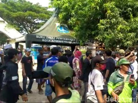 Kericuhan di TPU Tegal Alur Kericuhan di TPU Tegal Alur