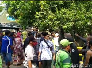 Gempar Penutupan TPU Bikin Peziarah di Jakbar Jebol Pagar