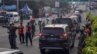 Penyekatan kendaraan tersebut dilakukan sebagai upaya untuk mengantisipasi penyebaran COVID-19 di area wisata. 
