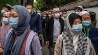 Mengutip Getty Images, kehadiran Islam di Tiongkok diketahui berasal dari abad ke-10 sebagai warisan pedagang Arab yang berkelana dari Timur Tengah di sepanjang Jalur Sutra Kuno. Dari sekitar 23 juta Muslim di China, sekitar setengahnya merupakan Suku Hui yang beretnis China dan berbicara bahasa Mandarin.  
