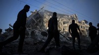 Roket yang ditembakkan ke Israel ini dinamai Yahya Ayyash yakni salah satu operator terkemuka Hamas yang pernah dibunuh oleh Israel pada tahun 1996. AP/Khalil Hamra  
