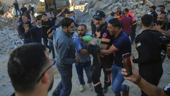 Warga Palestina yang tewas akibat gempuran Israel bertambah lagi. Kini korban warga Palestina yang tewas melebihi 100 orang.