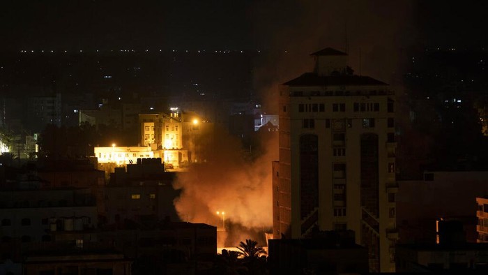 Mencekam! 103 Warga Palestina Tewas Akibat Gempuran Israel Warga Palestina yang tewas akibat gempuran Israel bertambah lagi. Kini korban warga Palestina yang tewas melebihi 100 orang.