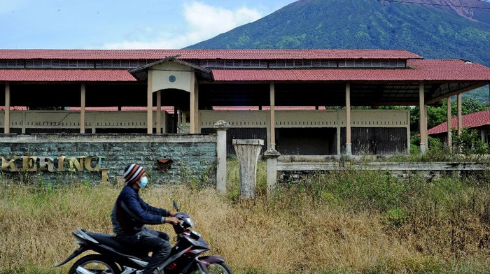 Pembangunan Sub Terminal Agribisnis Kerinci di Jambi diwacanakan sebagai pusat pemasaran hasil pertanian. Namun kondisi terminal agribisnis itu kini tak terawat