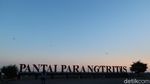 Kala 6.000 Orang Kunjungi Pantai Parangtritis di Sore Hari