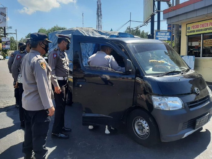 Polisi Banyuwangi Mulai Perketat Penyekatan Arus Balik Lebaran