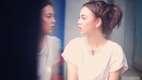 Ratu sendiri adalah seorang penyanyi. Tahun 2016 ia mengeluarkan single lagu seperti Biarlah dan Lekas Pergi. Di Instagram, kini ia juga eksis dengan lebih dari 182 ribu followers. Foto: Instagram raturn