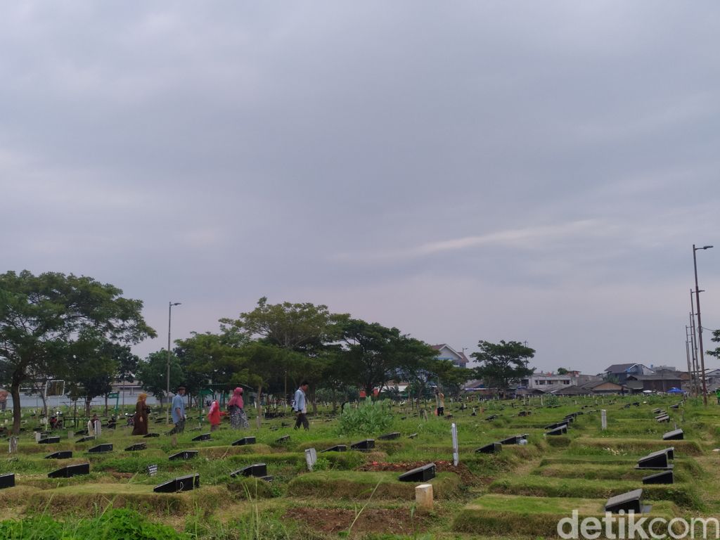 Situasi di TPU Tegal Alur Usai Dijaga Polisi