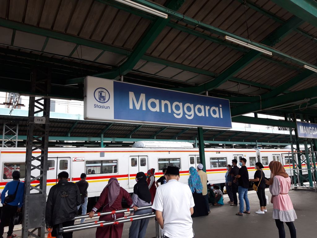 Suasana di Stasiun Manggarai usai ditegur Menhub Suasana di Stasiun Manggarai usai ditegur Menhub