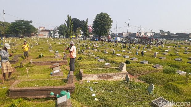 Suasana TPU Prumpung Jaktim 14 Mei 2021