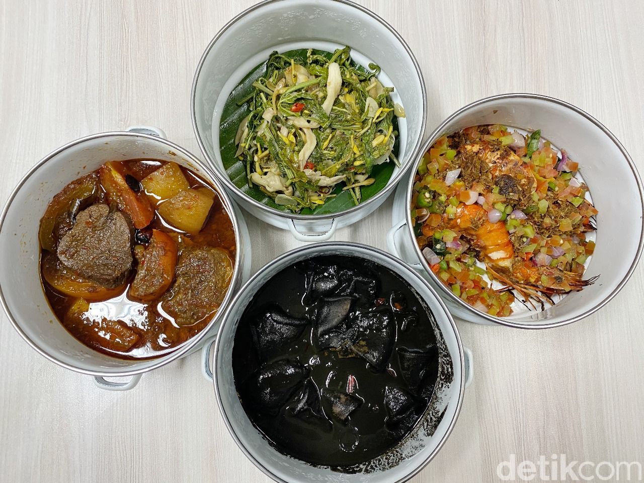 Yang Bikin Kangen Lebaran di Kampung, Tukar Rantang dan Makan Bareng