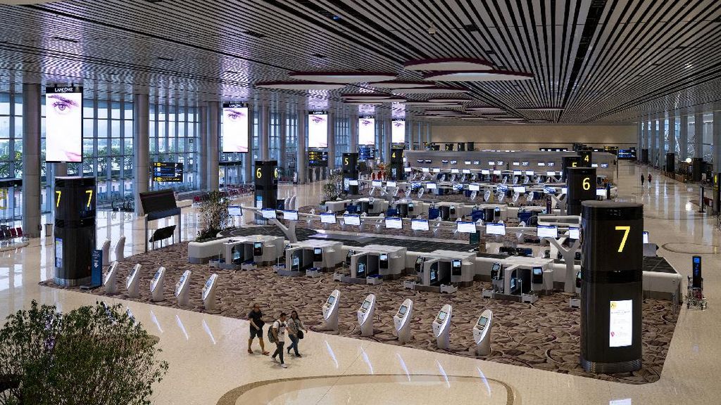 Potret Bandara Changi yang Jadi Klaster Corona Terbesar di Singapura
