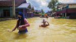 Banjir Setinggi Pinggang Rendam Tanah Bumbu Kalimantan Selatan