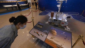 Dengan pencapaian ini, China berhasil menjadi negara ketiga yang mendarat di Mars setelah Uni Soviet dan Amerika Serikat. Foto: AP/Ng Han Guan
