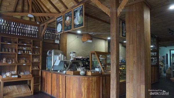 Tukies Coconut Shop Ubud