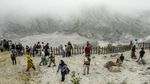 Suasana Ramai Gunung Tangkuban Parahu Saat Libur Lebaran