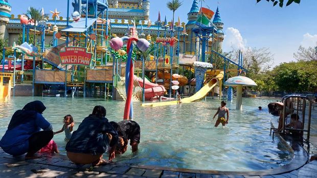 Langgar Prokes, Kolam Renang Water Park Kenjeran Surabaya Ditutup