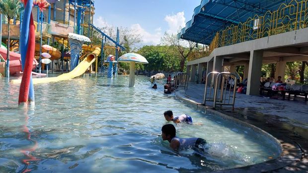Langgar Prokes, Kolam Renang Water Park Kenjeran Surabaya Ditutup