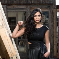 Maisa Abd ElhadiMaisa Abd Elhadi adalah aktris Palestina kelahiran Israel yang pernah memenangkan penghargaan internasional. Baru-baru ini pemain Baghdad Central itu mengaku terluka saat ikut demonstrasi yang menentang pengusiran paksa sejumlah keluarga Palestina dari rumah mereka di kawasan Yerusalem Timur di Sheikh Jarrah. Saat aksi protes itu berlangsung, ia ditembak polisi Israel hingga dibawa dengan ambulan. Foto: dok. Instagram