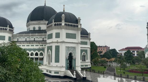 Masjid Raya Al Mashun Medan