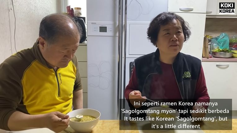 orang Korea cicip Indomie Soto untuk pertama kalinya dan ternyata mreka sangat menyukai.