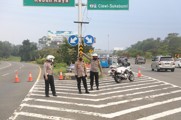 Polres bogor tutup GT Branangsiang Tol Jagorawi
