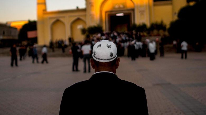 Ratusan ulama Uighur China diciduk dalam operasi di Xinjiang, jadi imam salat Jumat, didakwa ekstremisme Ratusan ulama Uighur China diciduk dalam operasi di Xinjiang, jadi imam salat Jumat, didakwa ekstremisme