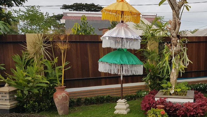 Sebuah keluarga menjual rumah berkonsep villa dijual untuk rakyat Palestina. Rumah tersebut dijual seharga Rp 750 juta. Sebagian hasil penjualan rumah itu bakal langsung dikirimkan ke lembaga penyalur bantuan langsung untuk rakyat Palestina