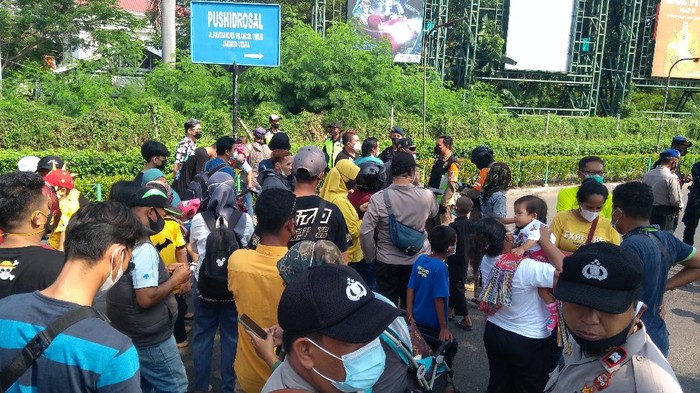 Suasana Pengunjung Ancol Bertahan