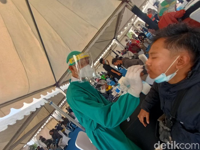 6 orang pemudik positif Corona saat tes antigen di Karawang